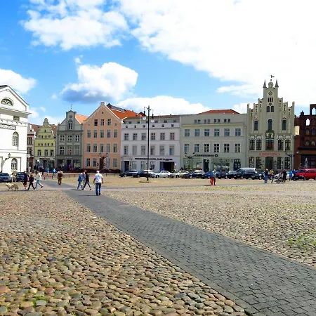 Altstadt-ferienhaus Mit Wlan Und Parkplatz בית נופש Wißmar